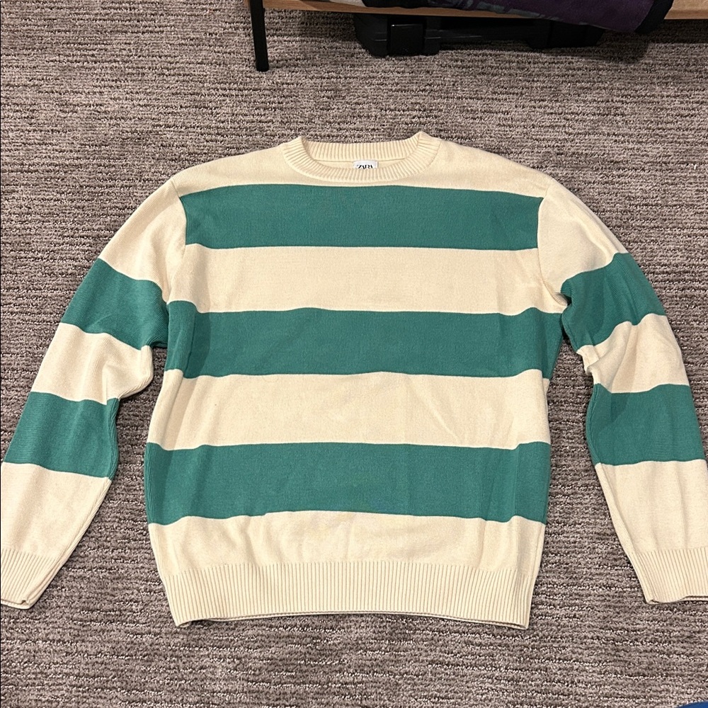 Zara Men's Green and Cream Striped Crewneck Sweater